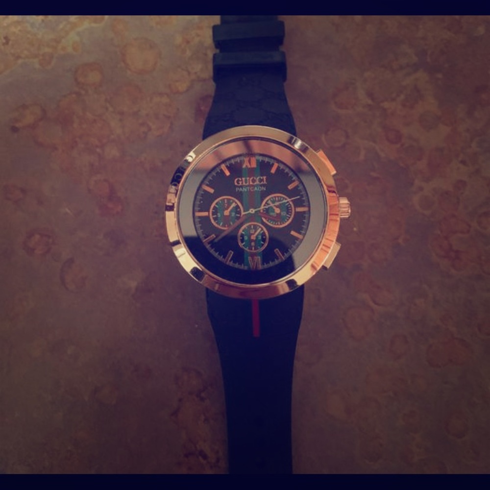 Unisex Gucci Watch serial number dy119126568